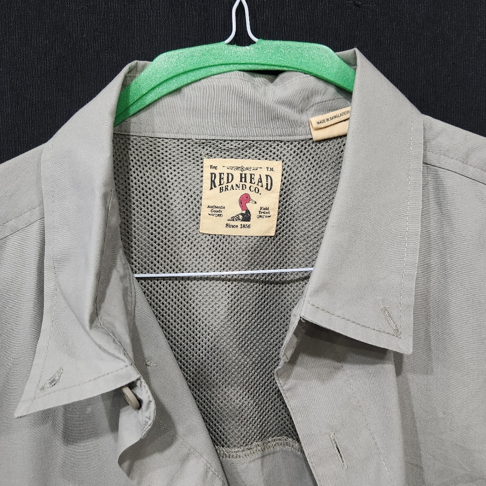 RedHead Spring River Vented Back Solid Button-Down S/S - Picture 6 of 16